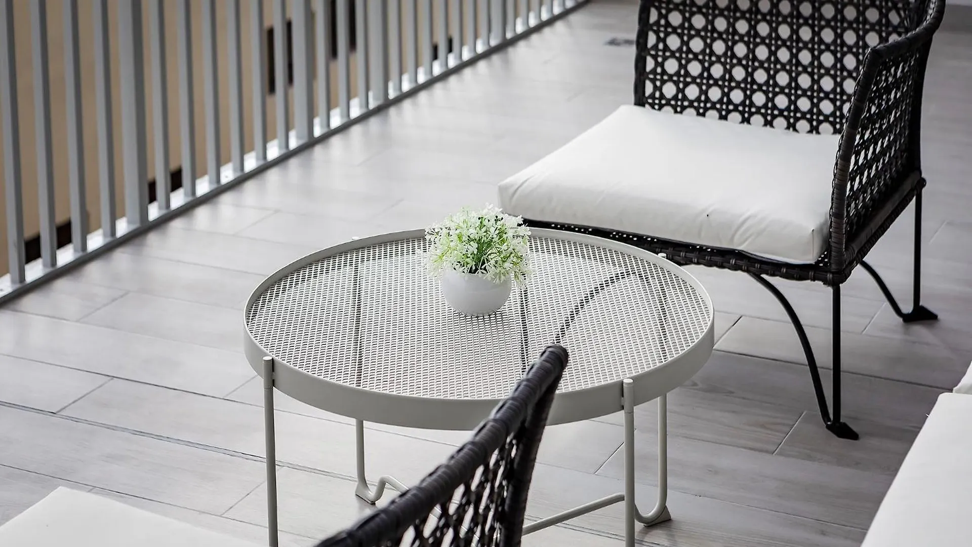 Bright 1Br With Balcony In Luma 22 Apartment Dubai 0*,